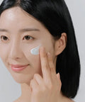 SKIN1004 Madagascar Centella Hyalu-Cica Water-Fit Sun Sérum Protetor Solar SPF50+ PA++++ 50ml - naturvida.pt